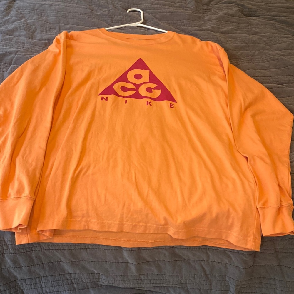 Men’s Nike ACG Long Sleeved Shirt / Size M / Orange